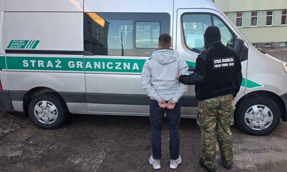 Zatrzymano pasażera z kokainą, gotówką i fałszywym dokumentem /strazgraniczna.pl/