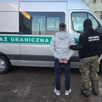 Zatrzymano pasażera z kokainą, gotówką i fałszywym dokumentem /strazgraniczna.pl/