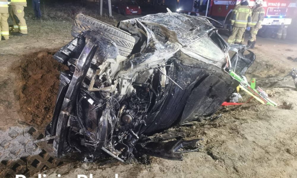 Tragedia w Mąkolinie: 14-latka zginęła w wypadku BMW. Cztery osoby ranne /Policja Płock/